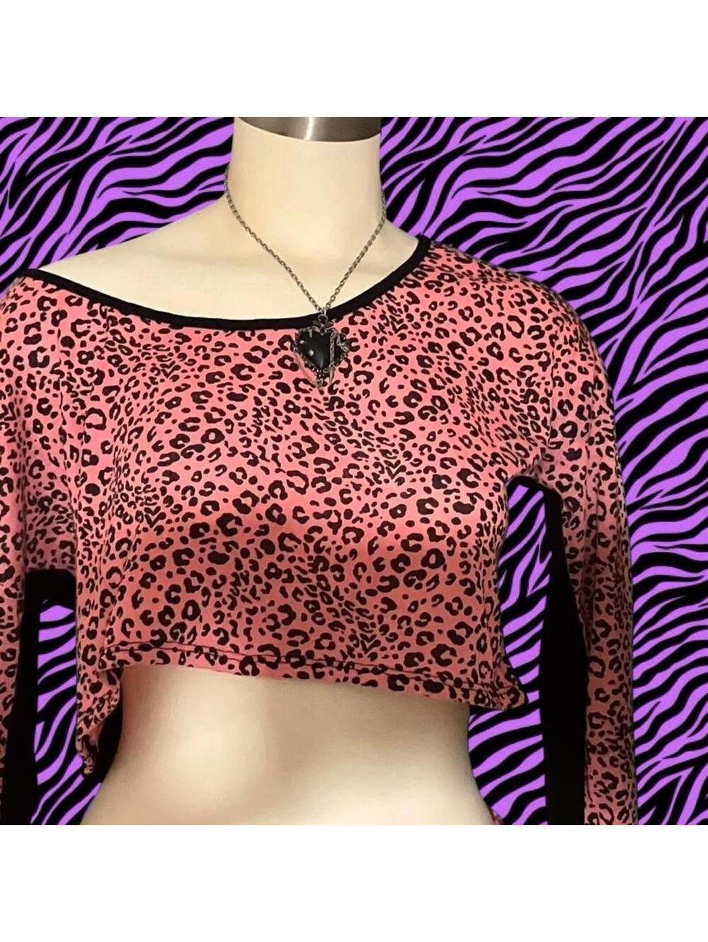 Too Fast Cirque CouturePink cheetah long sleeve crop top